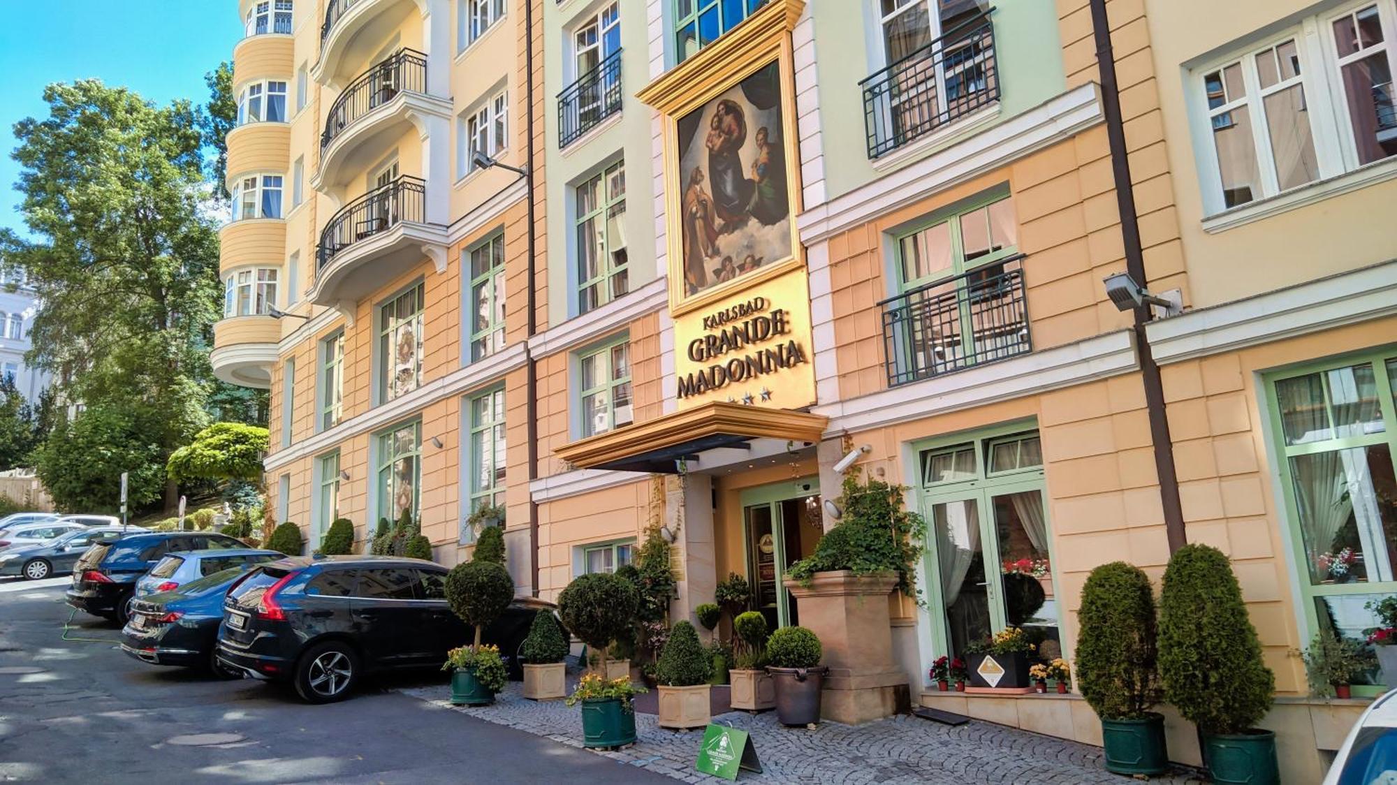 Karlsbad Grande Madonna Hotell Eksteriør bilde