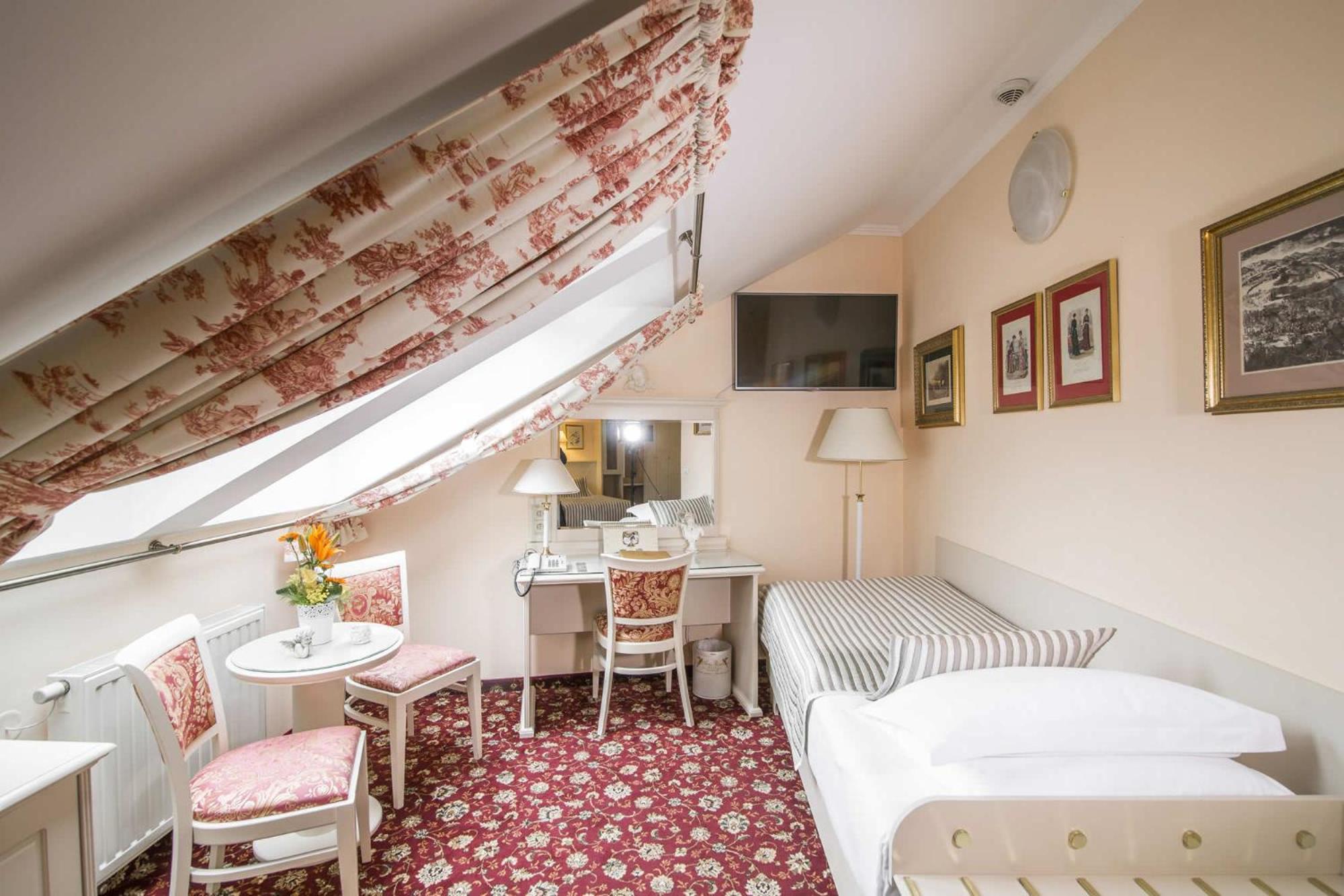 Karlsbad Grande Madonna Hotell Eksteriør bilde