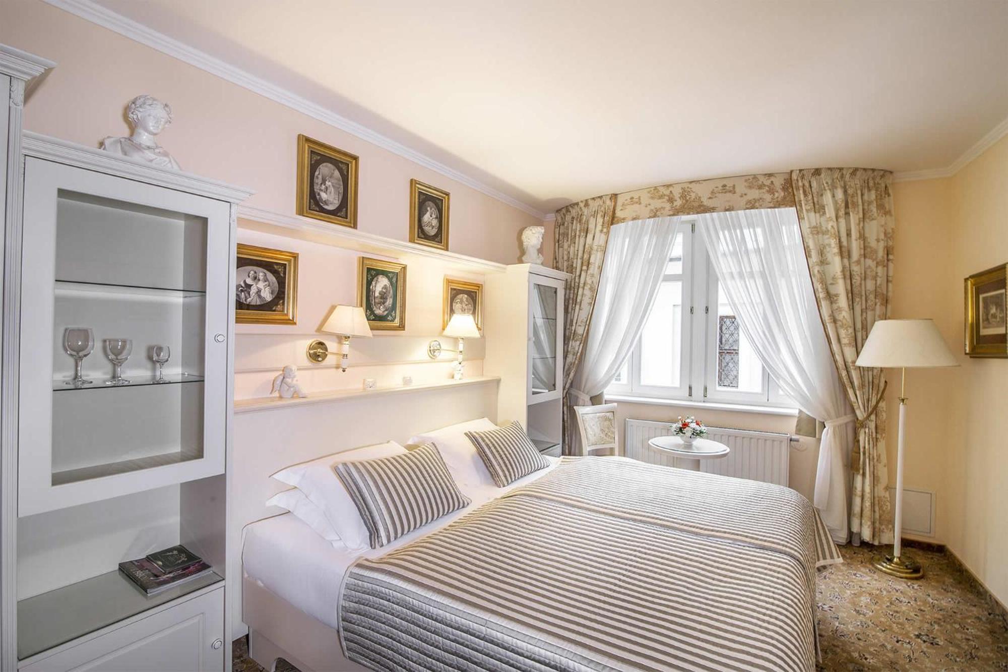 Karlsbad Grande Madonna Hotell Eksteriør bilde