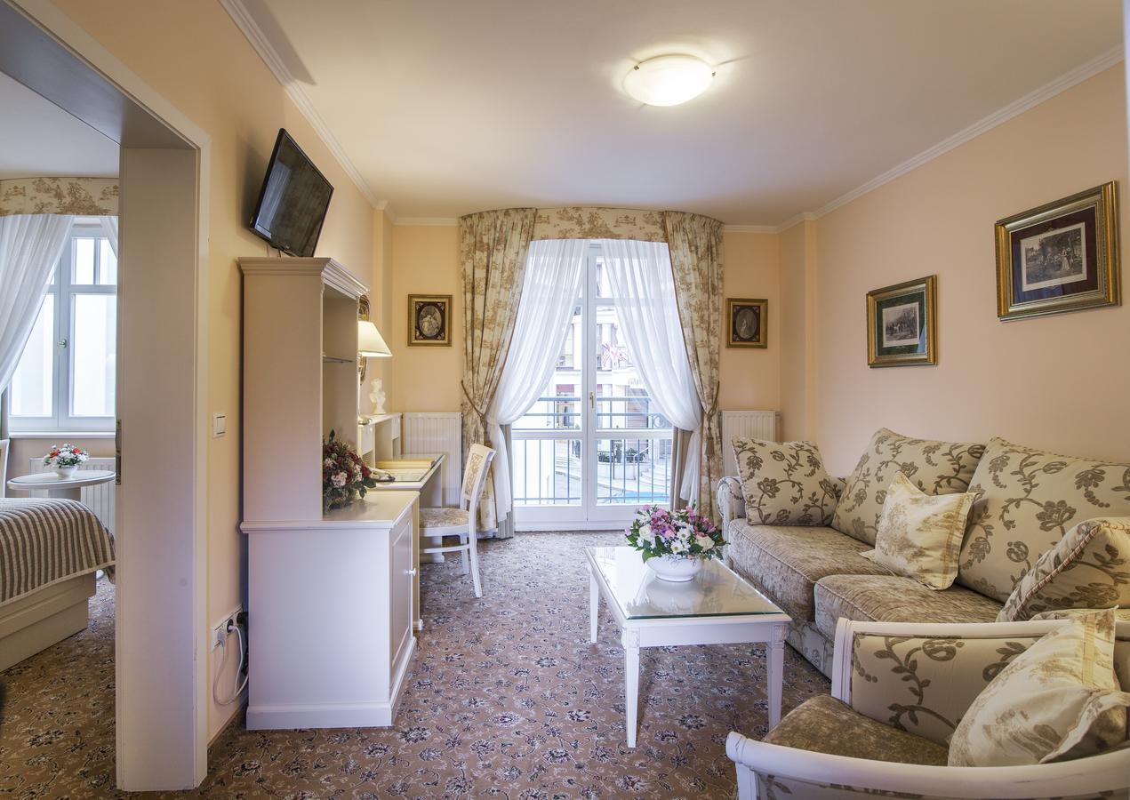 Karlsbad Grande Madonna Hotell Eksteriør bilde