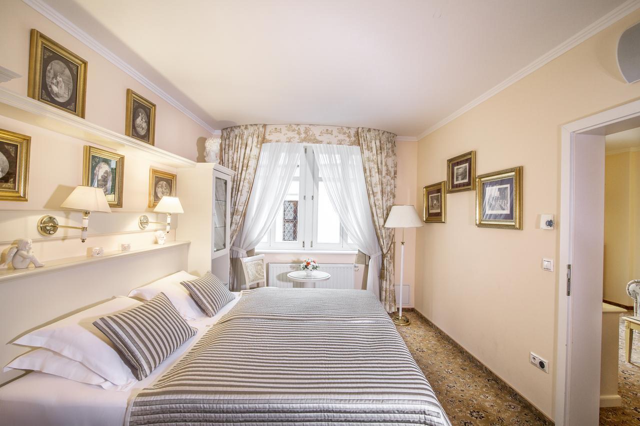 Karlsbad Grande Madonna Hotell Eksteriør bilde