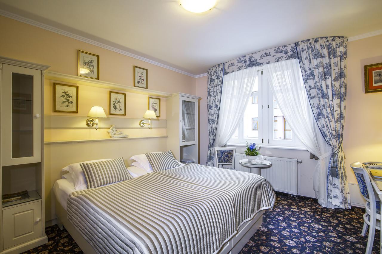 Karlsbad Grande Madonna Hotell Eksteriør bilde