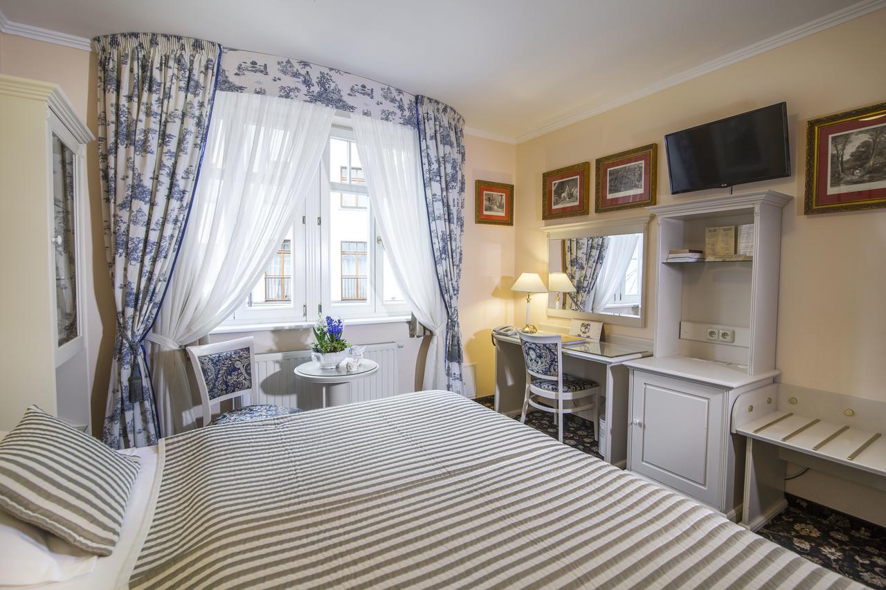 Karlsbad Grande Madonna Hotell Eksteriør bilde